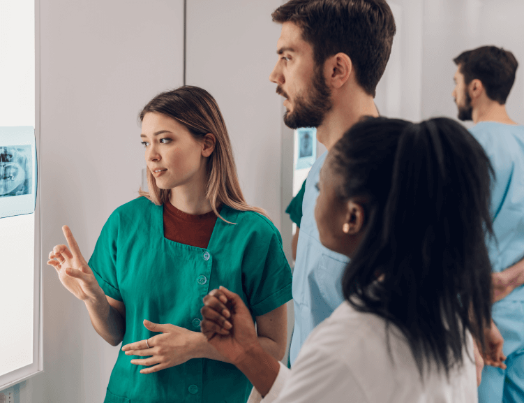 Fortgeschrittene Kieferchirurgie in Usak
